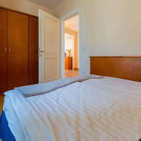 Apartment In 39029
