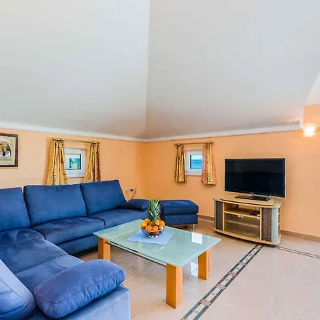 Apartment In 39029