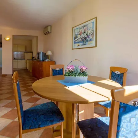 Apartment In 39029