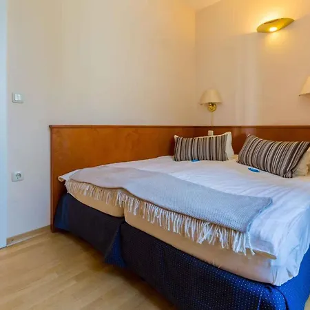 Apartamento In 39029 *